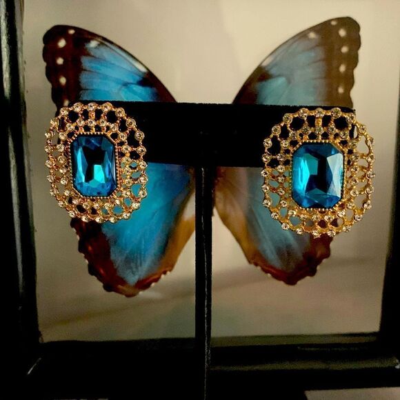 Vintage Gorgeous Faceted Topaz Blue Glass cabochon Crystals Earrings, Unmarked - Picture 1 of 4